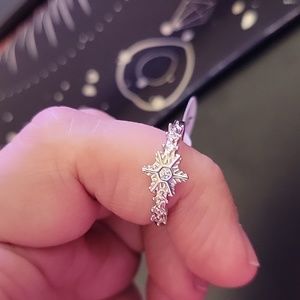 FJ rhodium plated ❄️ snowflake ring BNWT